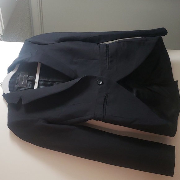 BCBGMaxAzria Women's Black Noah Single Breasted Tuxedo with Tailcoats Sz XS - Picture 3 of 6